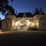 Dans Chateau Exceptionnel Piscine -golf -tennis Апартаменты Les Forges (Deux-Sevres)