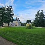 Dans Chateau Exceptionnel Piscine -golf -tennis Апартаменты *