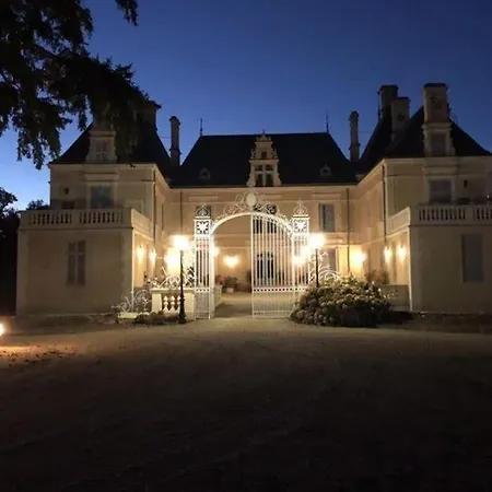 Dans Chateau Exceptionnel Piscine -golf -tennis Apartamento Les Forges (Deux-Sevres)