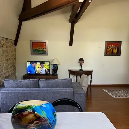Apartamento Dans Chateau Exceptionnel Piscine -golf -tennis Les Forges (Deux-Sevres)