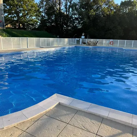 Dans Chateau Exceptionnel Piscine -golf -tennis Appartement