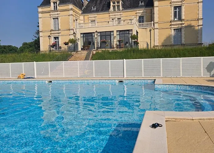 Dans Chateau Exceptionnel * Les Forges (Deux-Sevres)